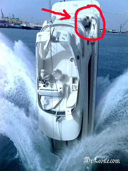 Accident de Yacht en voulant le transporter ! 4 04 water 146115 Accident de Yacht en voulant le transporter !