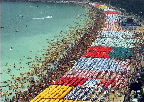 Une des plages les plus fréquentées au monde ! - 8 08 korea 122003 Une des plages les plus fréquentées au monde !