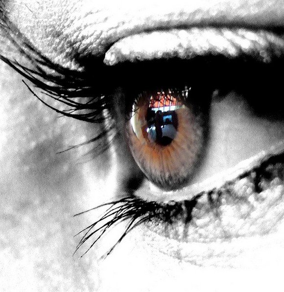 Photo dans le blanc des yeux ! Photo dans le blanc des yeux !