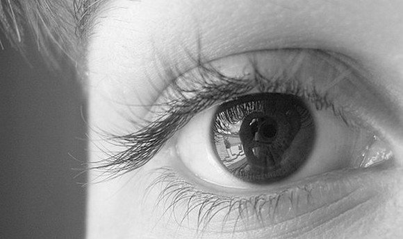 Photo dans le blanc des yeux ! Photo dans le blanc des yeux !