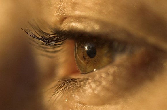 Photo dans le blanc des yeux ! Photo dans le blanc des yeux !