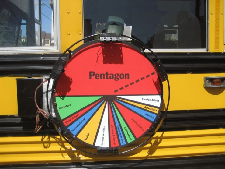Images : Les Etats Unis réduisent le budget de l'éducation, donc les bus sont compressés ! 4 04 buss 87291 Images : Les Etats Unis réduisent le budget de léducation, donc les bus sont compressés !